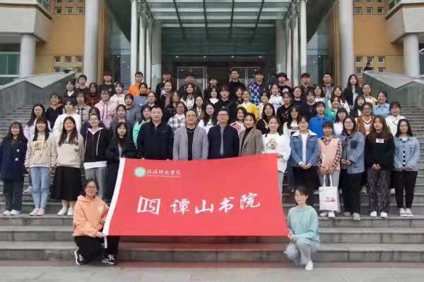 必赢56net在线登录召开学生干部工作会